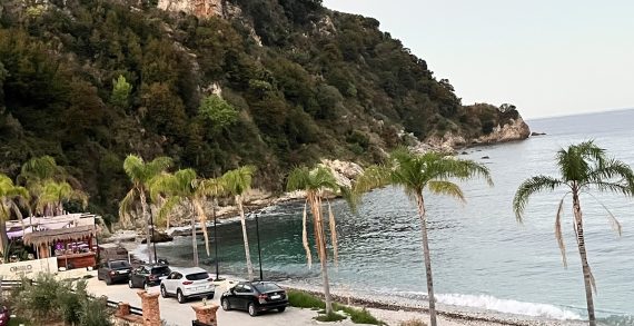 Beste Serim Erbak: İyon Denizi – Zdravo Albanija (Shqipëria)