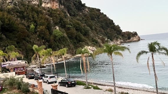 Beste Serim Erbak: İyon Denizi – Zdravo Albanija (Shqipëria) Beste Serim Erbak: İyon Denizi – Zdravo Albanija (Shqipëria)