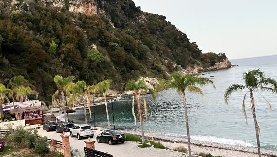 Beste Serim Erbak: İyon Denizi – Zdravo Albanija (Shqipëria)