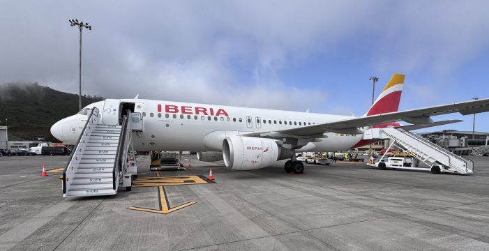 Papa Tenerife’de Mahsur Kaldı