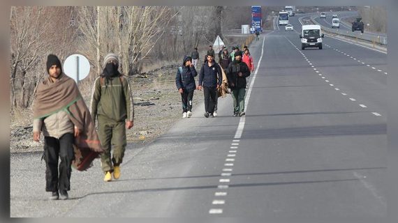 AB, Taliban ile Afganların ülkelerine geri dönüşünü görüştü..