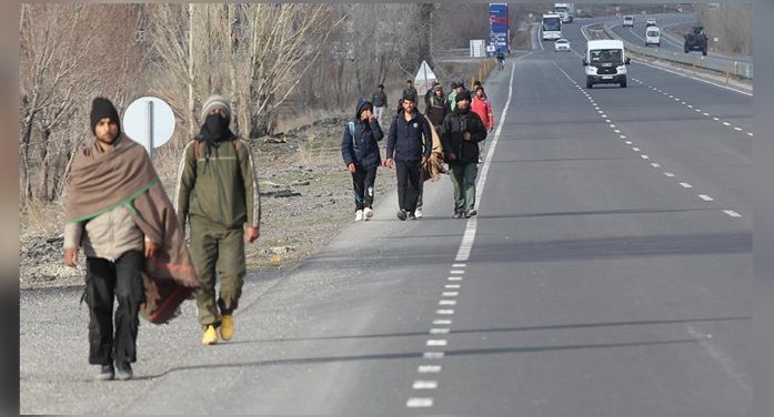 AB, Taliban ile Afganların ülkelerine geri dönüşünü görüştü..
