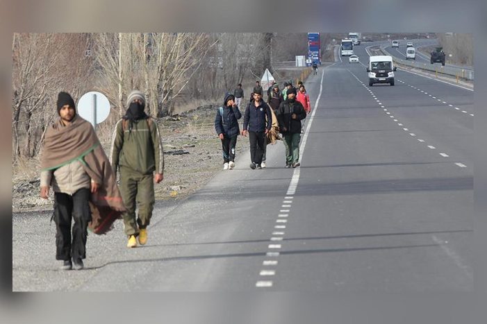 AB, Taliban ile Afganların ülkelerine geri dönüşünü görüştü..