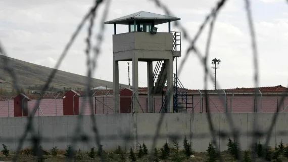 Cezaevinde şüpheli ölüm: Tuvalette hareketsiz bulundu..