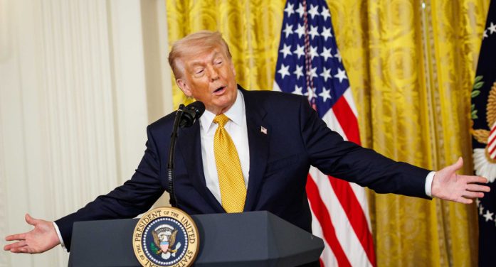 Trump 80. yaşını Beyaz Saray çimlerinde UFC kafes dövüşü ile kutladı