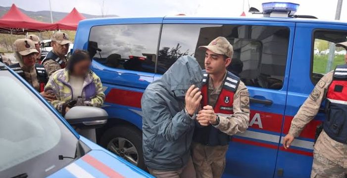 Gülistan Doku soruşturmasında gözaltına alınan iki şüpheli adliyeye sevk edildi.. Gülistan Doku soruşturmasında gözaltına alınan iki şüpheli adliyeye sevk edildi..