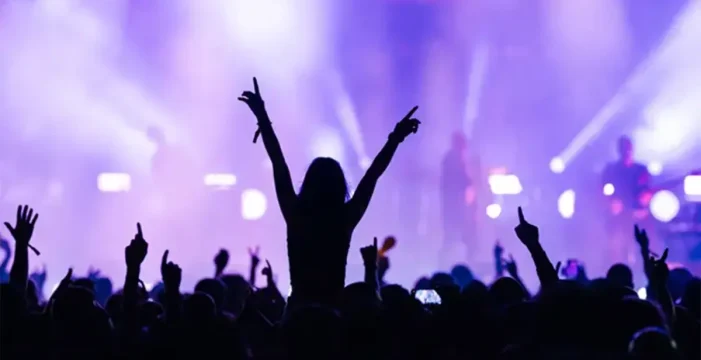 Harbiye Açık Hava’da yıldızlar geçidi.. Harbiye Açık Hava’da yıldızlar geçidi..