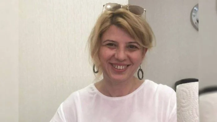 Kiraz toplarken ağaçtan düşen kadın yaşamını yitirdi..