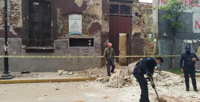 Meksika açıklarında 7.3 büyüklüğünde deprem: Tsunami uyarısı yapılıyor..