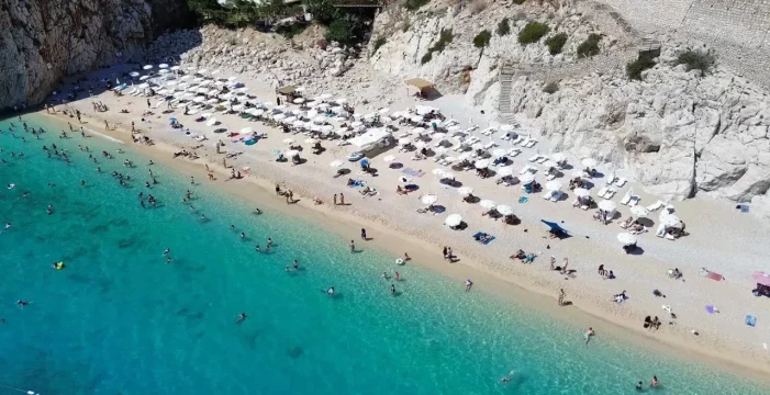 Sezonun açılmasıyla tatil fiyatları netleşti.. Sezonun açılmasıyla tatil fiyatları netleşti..