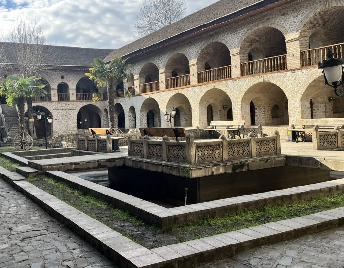 Beste Serim Erbak: Qardaş Azərbaycan – Dağların Kucağında: İlisu